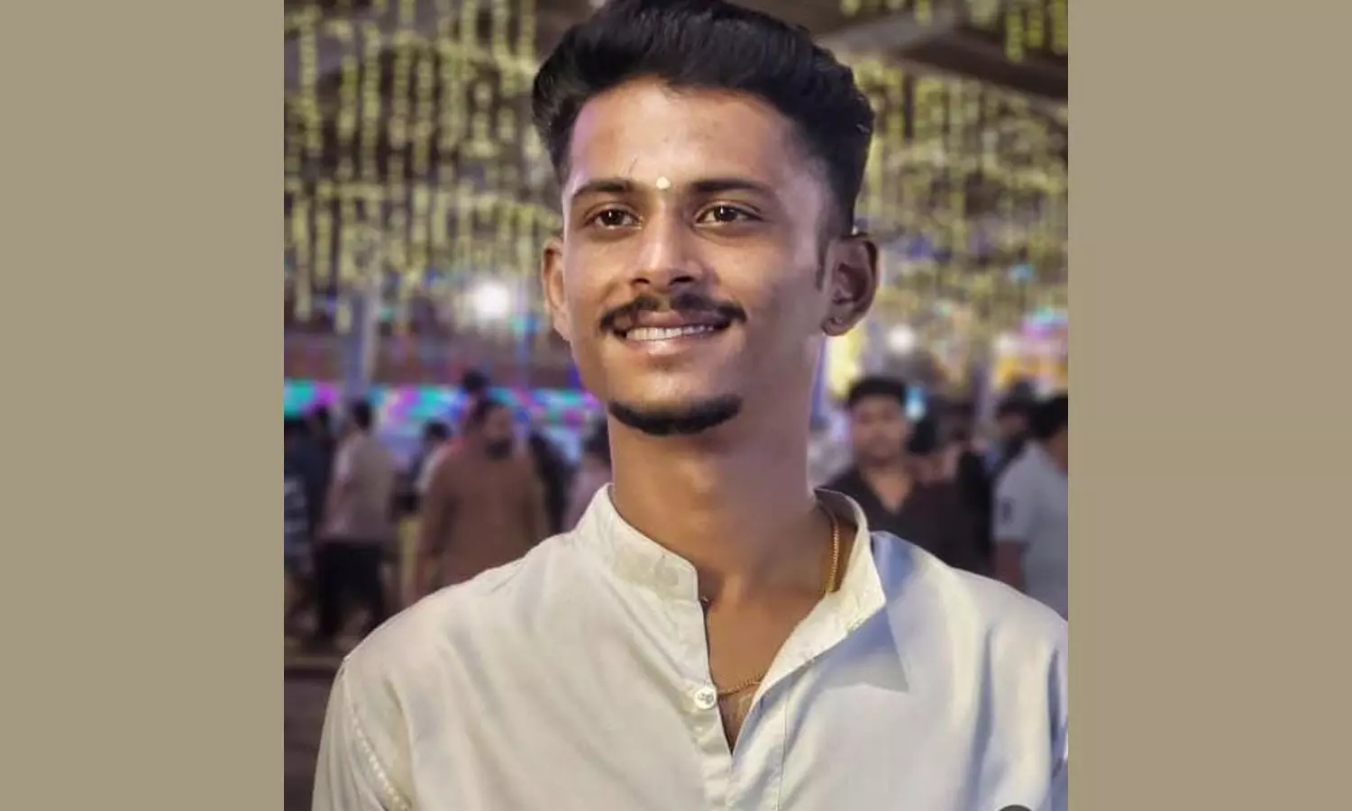 തിരുവനന്തപുരം നെയ്യാറ്റിൻകരയിൽ യുവാവിനെ വെട്ടിക്കൊന്നു തിരുവനന്തപുരം നെയ്യാറ്റിൻകരയിൽ യുവാവിനെ വെട്ടിക്കൊന്നു