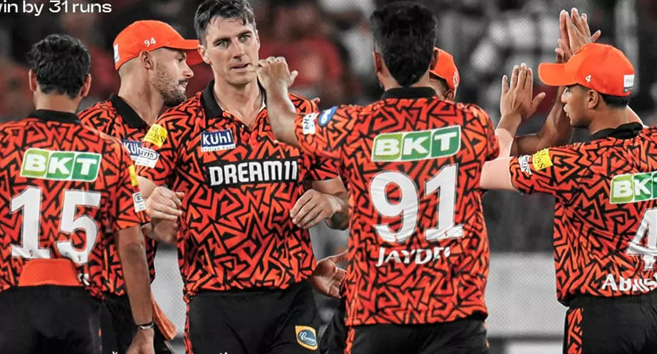 അടി അടിയോടടി; റെക്കോർഡ് സ്‌കോർ പിറന്ന മത്സരത്തിൽ ഉദിച്ചുയർന്ന് ഹൈദരാബാദ്