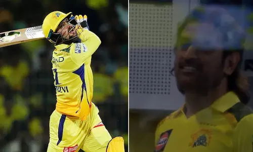 ആദ്യ പന്തില്‍ തന്നെ റാഷിദ് ഖാനെ സിക്‌സര്‍ പറത്തി സമീര്‍ റിസ്‌വി; അത്ഭുതത്തോടെ വീക്ഷിച്ച് എം.എസ് ധോണി