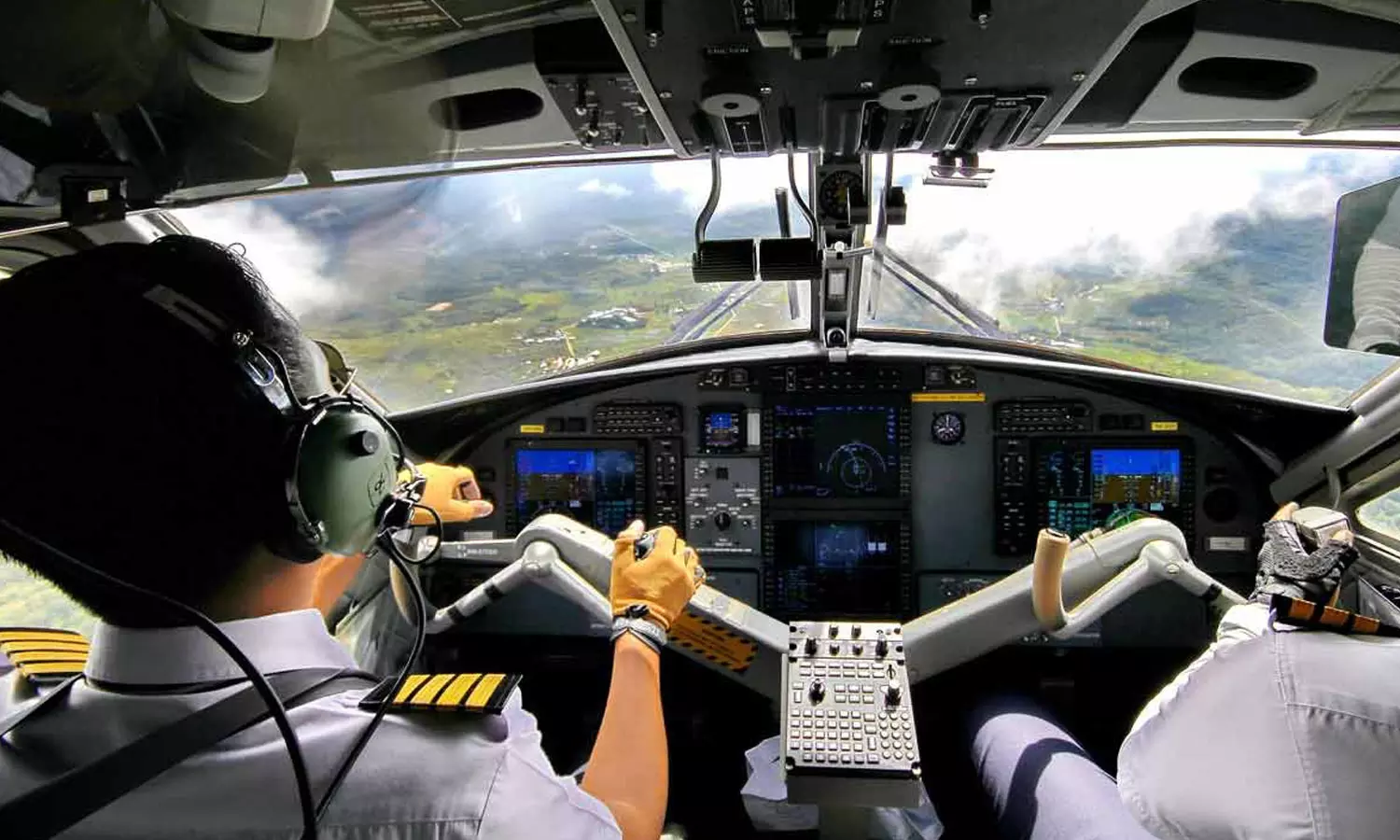 മദ്യപിച്ച് വിമാനം പറത്തി; പൈലറ്റിനെ പിരിച്ചുവിട്ട് എയർ ഇന്ത്യ