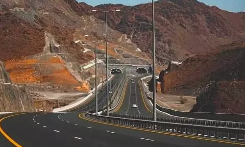 അപകടകരമായ ഡ്രൈവിങ് ശീലങ്ങള്ക്കെതിരെ മുന്നറിയിപ്പുമായി റോയല് ഒമാന് പോലീസ് അപകടകരമായ ഡ്രൈവിങ് ശീലങ്ങള്ക്കെതിരെ മുന്നറിയിപ്പുമായി റോയല് ഒമാന് പോലീസ്