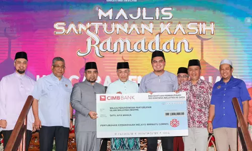 Malaysias oldest political party, the United Malays National Organization (UNMO), announced a $2,11,694 donation to Gaza.