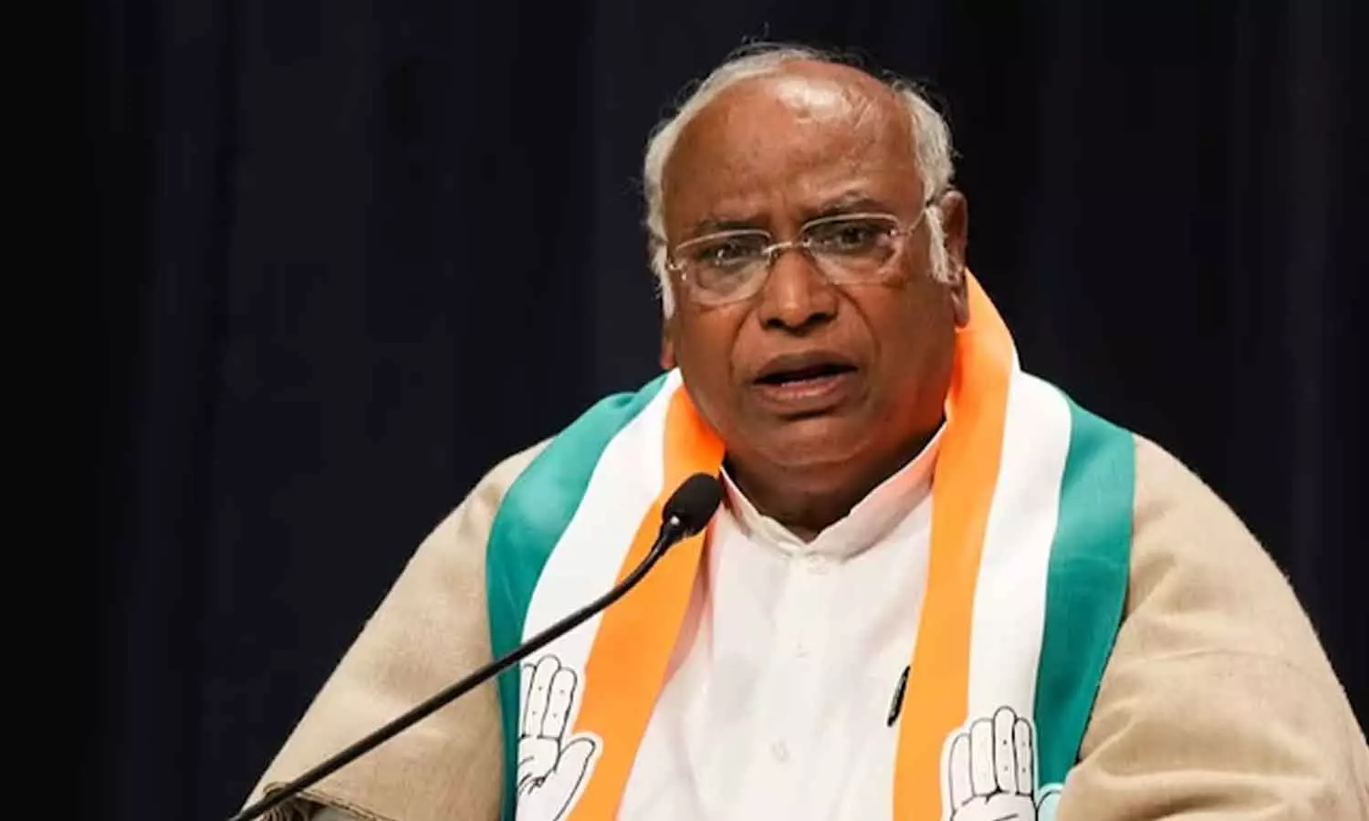 ‘RSS-BJP like poison…: Mallikarjun Kharge