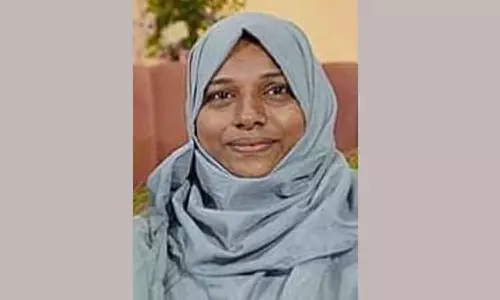 മൂവാറ്റുപുഴ ജനറൽ ആശുപത്രിയിൽ യുവതിയെ കുത്തിക്കൊന്നു