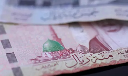 Declining Trend: Expatriate Remittances in Saudi Arabia Witness 10.41% Drop, Hitting Lowest Average in Five Years Declining Trend: Expatriate Remittances in Saudi Arabia Witness 10.41% Drop, Hitting Lowest Average in Five Years