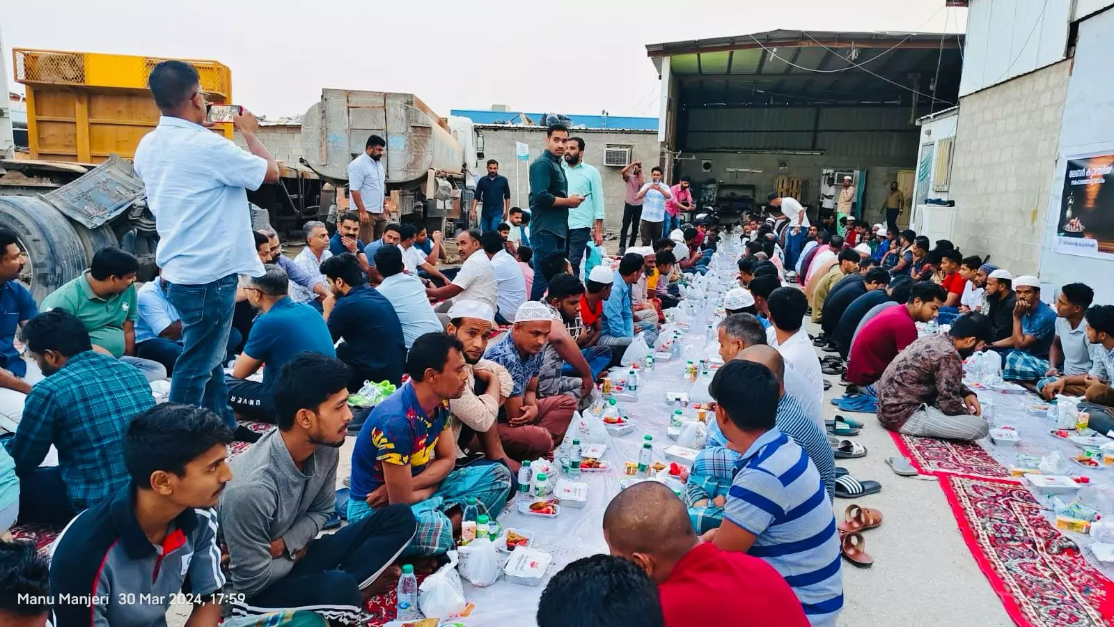 ലേബർ ക്യാമ്പിൽ ഇഫ്താർ വിരുന്നൊരിക്കി റിയാദ് മലപ്പുറം ജില്ല കെ.എം.സി.സി ലേബർ ക്യാമ്പിൽ ഇഫ്താർ വിരുന്നൊരിക്കി റിയാദ് മലപ്പുറം ജില്ല കെ.എം.സി.സി