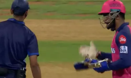 വൈഡിനെതിരെ റിവ്യു എടുത്ത് സഞ്ജു, ക്യാച്ച് ഔട്ടിനെന്ന് തെറ്റിദ്ധരിച്ച് അമ്പയർ; ഒടുവിൽ സംഭവിച്ചത്-വീഡിയോ