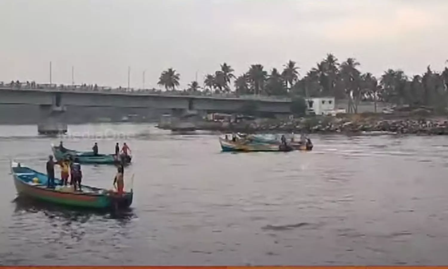 muthalapozhi,muthalapozhi boat accident,Fishing Boat Destroyed,Accident At Muthalapozhi,മുതലപ്പൊഴിയില്‍ അപകടം,മുതലപ്പൊഴിയില്‍ ബോട്ട് മറിഞ്ഞു