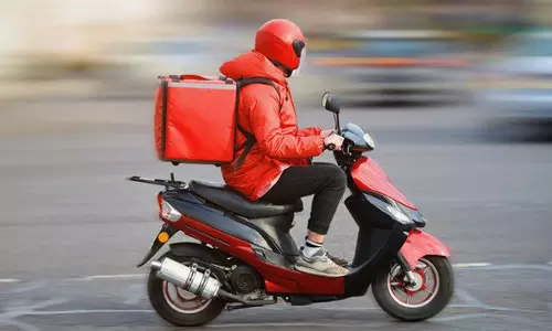 Regulating the Delivery Sector: New Rules in Saudi Arabia Increase Opportunities for Saudis Regulating the Delivery Sector: New Rules in Saudi Arabia Increase Opportunities for Saudis