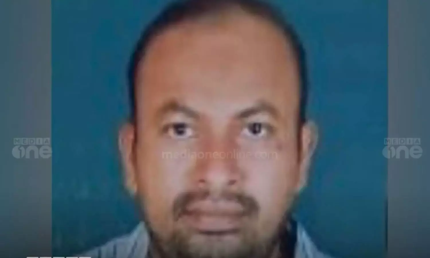 തൃശൂരിൽ കണ്ടെയ്നർ ലോറിയുടെ ഊരിത്തെറിച്ച വീലുകൾ ഇടിച്ച് യുവാവിനു ദാരുണാന്ത്യം തൃശൂരിൽ കണ്ടെയ്നർ ലോറിയുടെ ഊരിത്തെറിച്ച വീലുകൾ ഇടിച്ച് യുവാവിനു ദാരുണാന്ത്യം