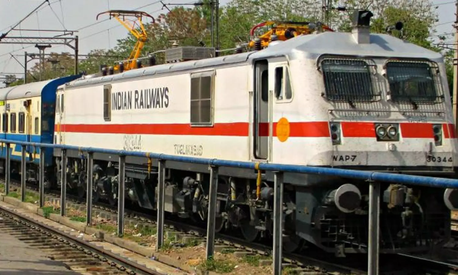 വീണ്ടും ടി.ടി.ഇക്ക് നേരെ ആക്രമണം;  കണ്ണിന് മാന്തി യാചകൻ