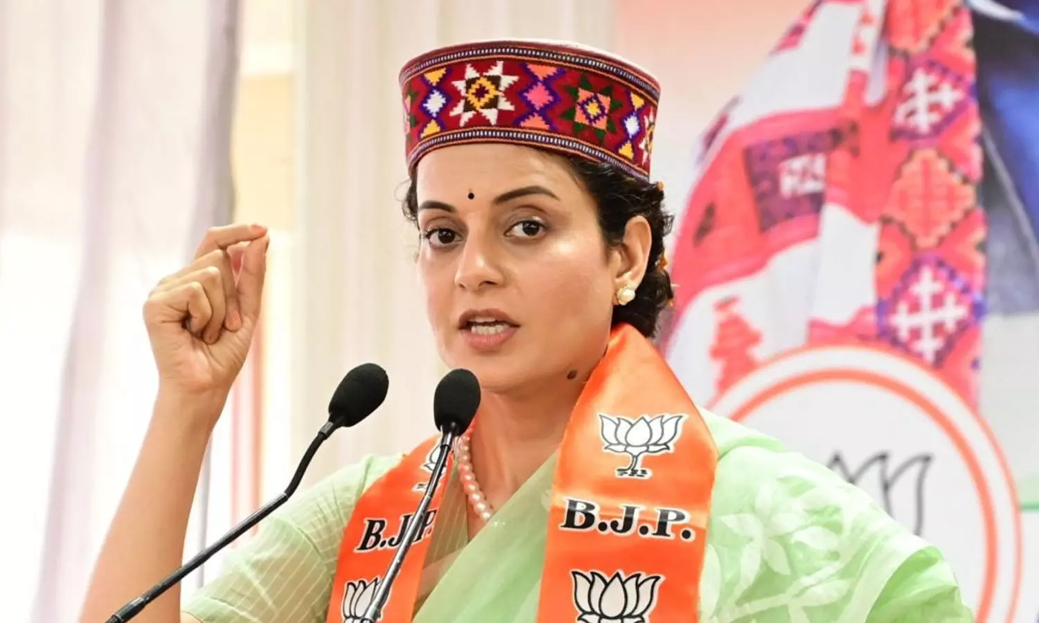 ഇന്ത്യയുടെ ആദ്യ പ്രധാനമന്ത്രി സുഭാഷ് ചന്ദ്രബോസ് തന്നെ; തെളിവുമായി കങ്കണ ഇന്ത്യയുടെ ആദ്യ പ്രധാനമന്ത്രി സുഭാഷ് ചന്ദ്രബോസ് തന്നെ; തെളിവുമായി കങ്കണ