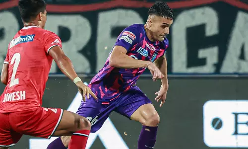 കളിമറന്ന് വീണ്ടും ബ്ലാസ്റ്റേഴ്സ്; നോർത്ത് ഈസ്റ്റിനോടും തോൽവി കളിമറന്ന് വീണ്ടും ബ്ലാസ്റ്റേഴ്സ്; നോർത്ത് ഈസ്റ്റിനോടും തോൽവി