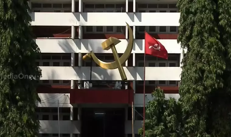 പാർട്ടി അക്കൗണ്ട് മരവിപ്പിച്ച നടപടി; നിയമപോരാട്ടത്തിനൊപ്പം രാഷ്ട്രീയ പ്രതിരോധം തീർക്കാൻ സി.പി.എം