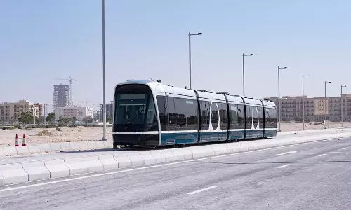 ലുസൈലിൽ ട്രാം സർവീസ് വിപുലീകരിച്ചു; വാഹന-കാൽനട യാത്രക്കാർക്ക് ജഗ്രതാ നിർദേശവുമായി അധികൃതർ