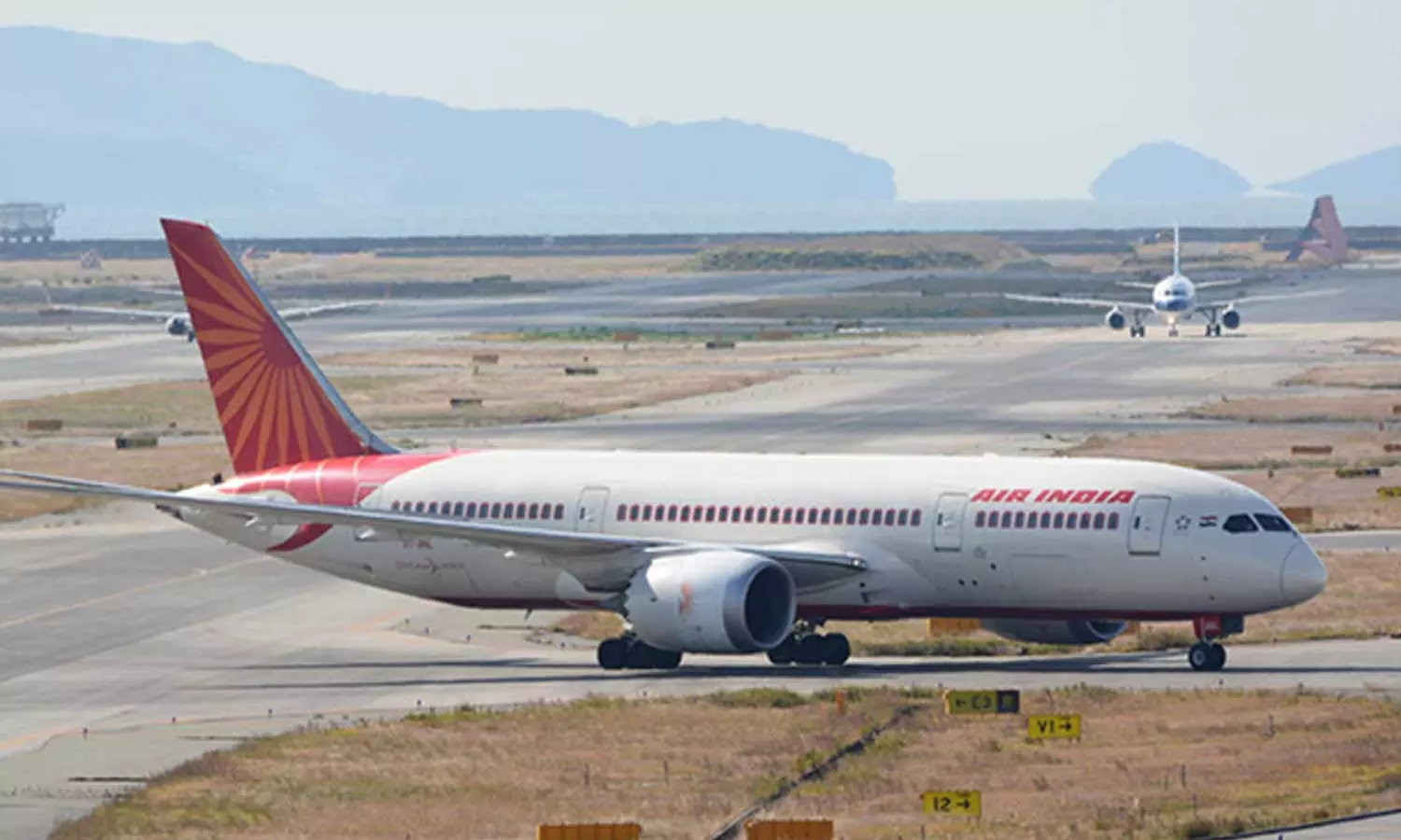 മദ്യപിച്ച് വിമാനം പറത്താനെത്തി പൈലറ്റ്;  മൂന്ന് മാസത്തേക്ക് സസ്‌പെൻഡ് ചെയ്ത് എയർ ഇന്ത്യ