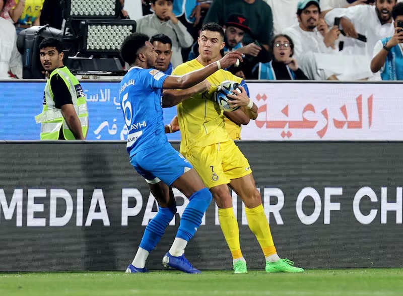 റോണോക്ക് റെഡ് കാര്‍ഡ്; അല്‍ നസര്‍ സൂപ്പര്‍ കപ്പില്‍ നിന്ന് പുറത്ത്