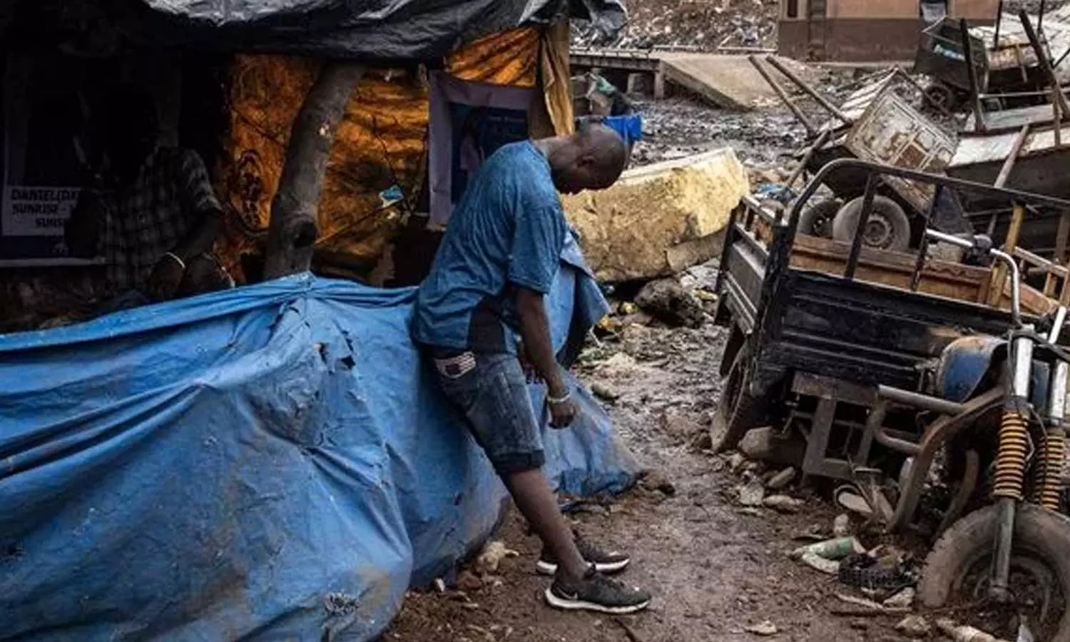 ലഹരിമരുന്നിലെ പ്രധാന ചേരുവ മനുഷ്യന്റെ അസ്ഥി;  ശവക്കുഴികൾ മാന്തി യുവാക്കൾ;  സിയേറ ലിയോണിൽ അടിയന്തരാവസ്ഥ