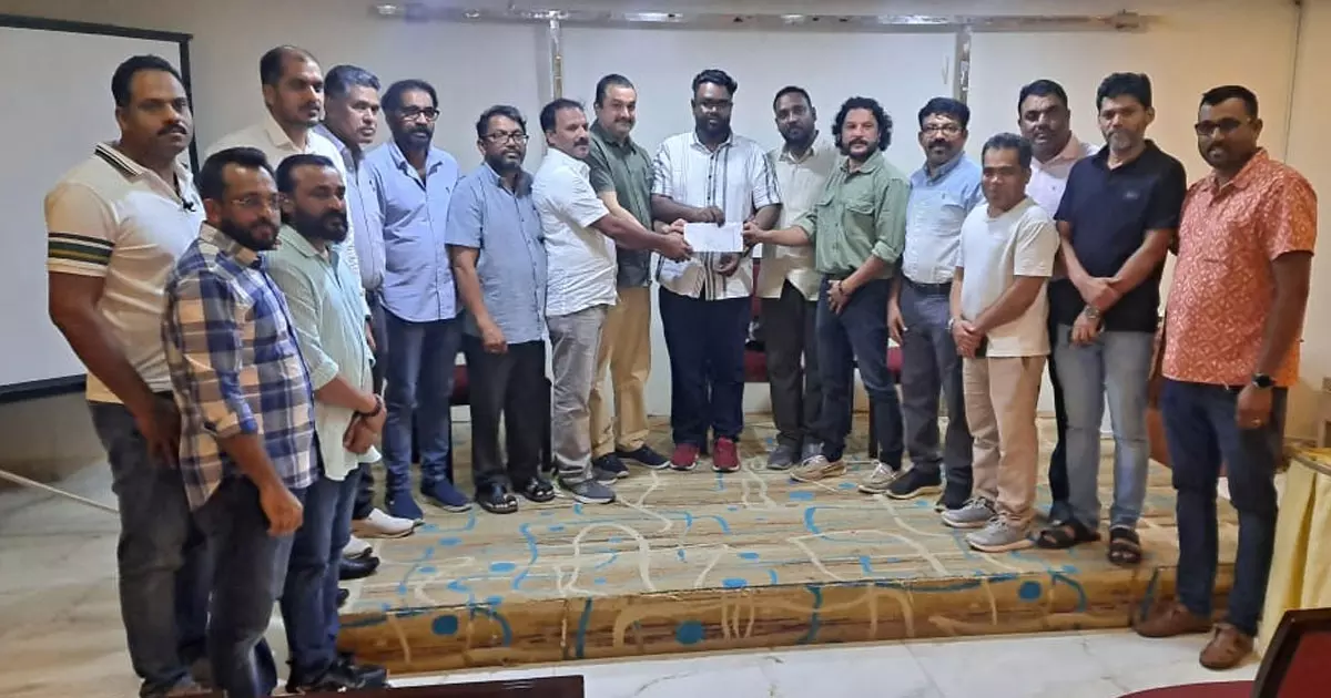 Abdu Rahims release: Keli hands over funds found through biryani challenge Abdu Rahims release: Keli hands over funds found through biryani challenge