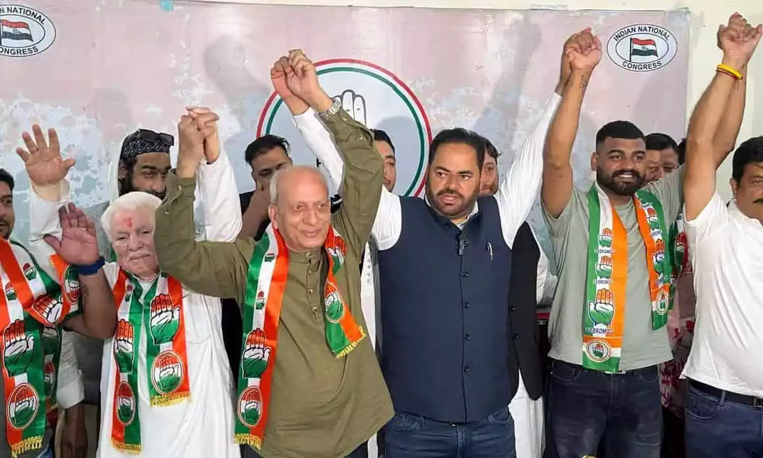 All India Kashmiri Hindu Forum merges to congress All India Kashmiri Hindu Forum merges to congress