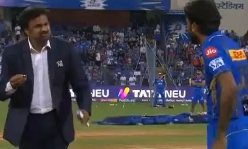 ടോസിൽ കൃത്രിമം? മുംബൈക്കെതിരെ ഗുരുതര ആരോപണവുമായി ആരാധകർ ടോസിൽ കൃത്രിമം? മുംബൈക്കെതിരെ ഗുരുതര ആരോപണവുമായി ആരാധകർ