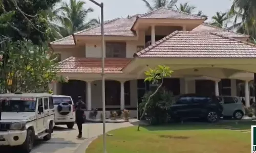 A massive robbery took place in a house in Ponnani; 350 Pavan gold was stolen