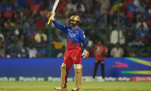 ഡി.കെ ആഞ്ഞടിച്ചിട്ടും അടുത്തെത്തിയില്ല; ഹൈദരാബാദിന്റെ റൺമല താണ്ടാനാകാതെ ആർ.സി.ബി