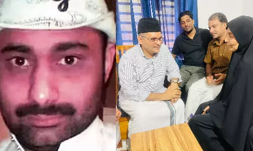 അബ്ദുൽ റഹീമിന്റെ മാതാവിനെ സന്ദർശിച്ച്    മുനവ്വറലി ശിഹാബ് തങ്ങൾ