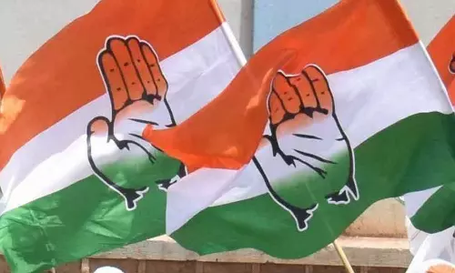 ദേശാഭിമാനിയുടെ പോൺഗ്രസ് തലക്കെട്ട്; തെരഞ്ഞെടുപ്പ് കമ്മിഷന് പരാതി നൽകി കെ.പി.സി.സി ദേശാഭിമാനിയുടെ പോൺഗ്രസ് തലക്കെട്ട്; തെരഞ്ഞെടുപ്പ് കമ്മിഷന് പരാതി നൽകി കെ.പി.സി.സി