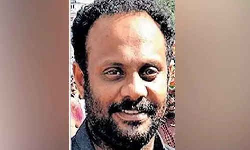 young man died  after eating prowns curry