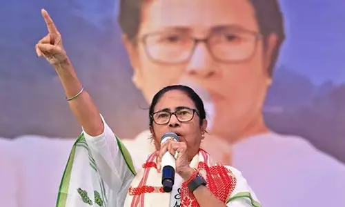 ഇൻഡ്യയെല്ലാം ഡൽഹിയിൽ; ബംഗാളിൽ നടക്കില്ല; കോൺഗ്രസിനെയും സി.പി.എമ്മിനെയും പിന്തുണക്കരുതെന്ന് മമത ഇൻഡ്യയെല്ലാം ഡൽഹിയിൽ; ബംഗാളിൽ നടക്കില്ല; കോൺഗ്രസിനെയും സി.പി.എമ്മിനെയും പിന്തുണക്കരുതെന്ന് മമത