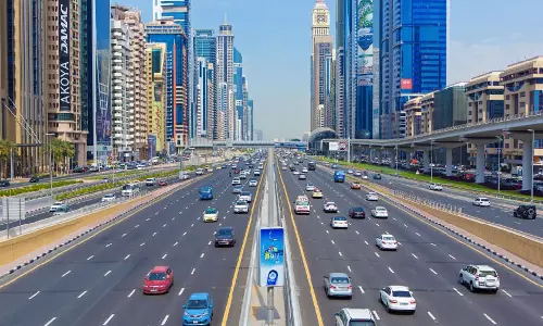 പ്രളയെത്തെ അതിജീവിച്ച് യു.എ.ഇ; ജനജീവിതം സാധാരണനിലയിലേക്ക്