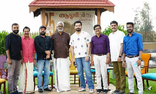 ആടുജീവിതം നമ്മുടെ സ്വന്തം സിനിമ, ആഗോളതലത്തിലേക്ക് ഉയർത്താൻ മലയാളികൾ കൂടെ നിൽക്കണം: സന്തോഷ് ജോർജ് കുളങ്ങര