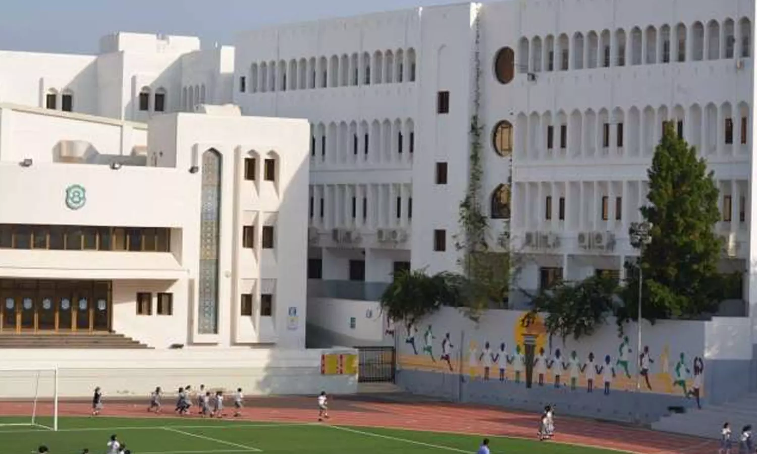 മസ്കത്ത് ഇന്ത്യൻ സ്കൂളിൽ വിദ്യാർഥികളെ ക്ലാസിൽ കയറ്റുന്നില്ലെന്ന് രക്ഷിതാക്കളുടെ പരാതി മസ്കത്ത് ഇന്ത്യൻ സ്കൂളിൽ വിദ്യാർഥികളെ ക്ലാസിൽ കയറ്റുന്നില്ലെന്ന് രക്ഷിതാക്കളുടെ പരാതി