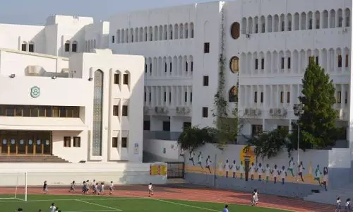 മസ്‌കത്ത് ഇന്ത്യൻ സ്‌കൂളിൽ വിദ്യാർഥികളെ ക്ലാസിൽ കയറ്റുന്നില്ലെന്ന് രക്ഷിതാക്കളുടെ പരാതി