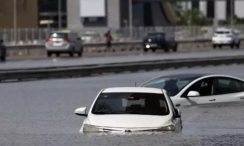 കനത്ത മഴയിൽ തകർന്ന വീടുകളുടെ അറ്റകുറ്റപ്പണി; 200കോടി ദിർഹം അനുവദിച്ച് യു.എ.ഇ മന്ത്രിസഭ