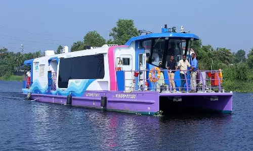 6,559 people traveled on the first day; First water metro in the country
