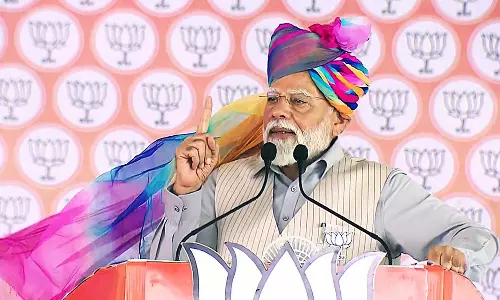 വിദ്വേഷ പ്രസംഗം: മോദിയോട് തെരഞ്ഞെടുപ്പ് കമ്മീഷൻ വിശദീകരണം തേടി വിദ്വേഷ പ്രസംഗം: മോദിയോട് തെരഞ്ഞെടുപ്പ് കമ്മീഷൻ വിശദീകരണം തേടി