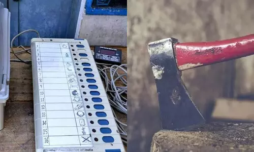 Man breaks EVM with Axe in Polling Booth Maharashtra