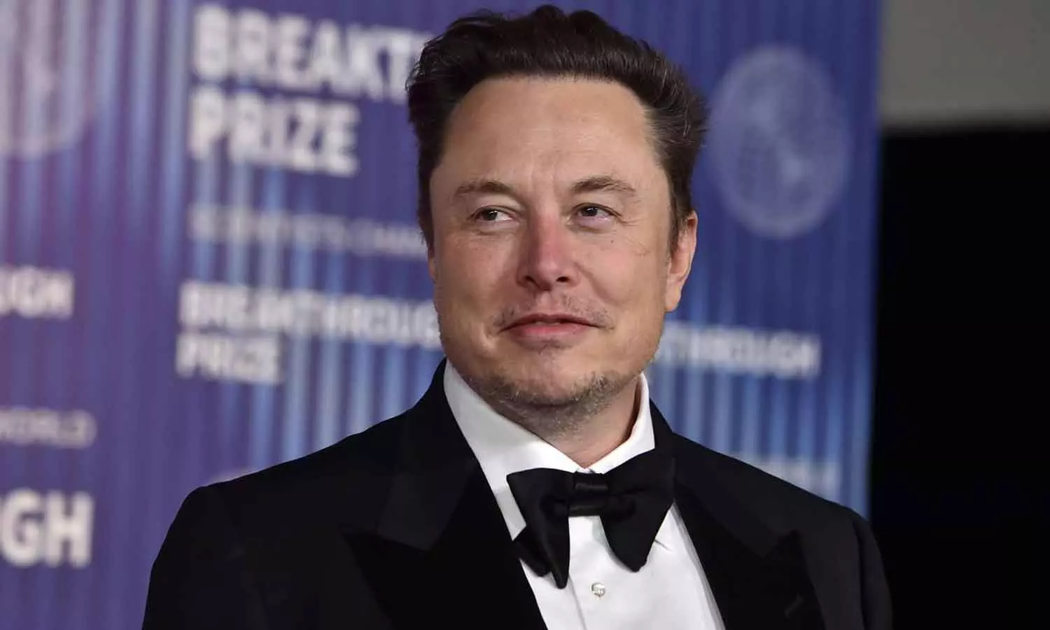 Elon Musk arrives in China