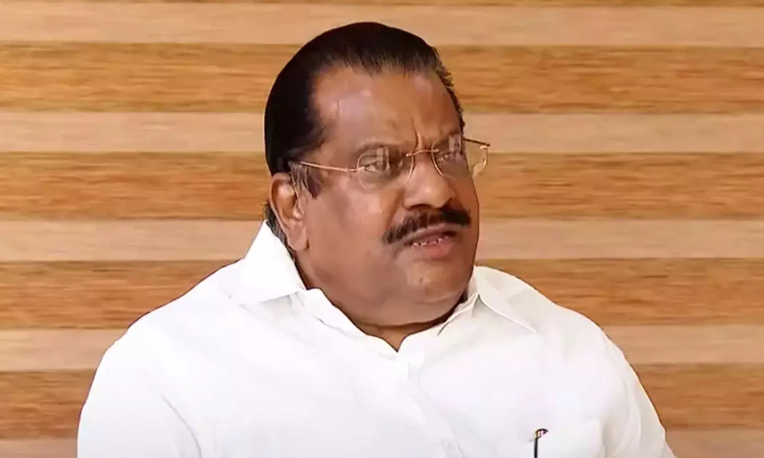 മാപ്പില്ലെങ്കിൽ നഷ്ടപരിഹാരം; ശോഭയ്ക്കും നന്ദകുമാറിനും സുധാകരനും ഇപിയുടെ നോട്ടീസ് മാപ്പില്ലെങ്കിൽ നഷ്ടപരിഹാരം; ശോഭയ്ക്കും നന്ദകുമാറിനും സുധാകരനും ഇപിയുടെ നോട്ടീസ്