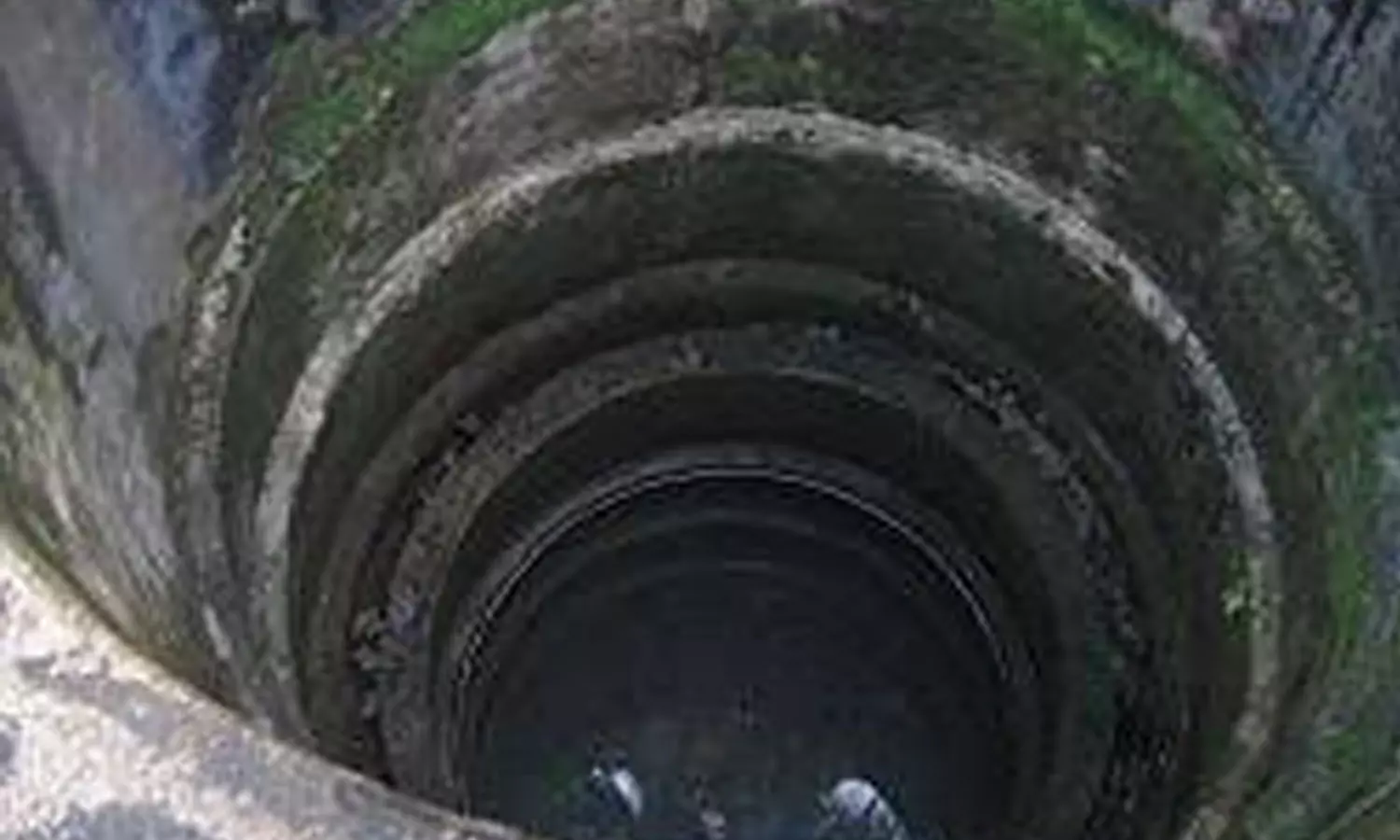 suffocation,Kollam,obituary Kollam,latest malayalam news,കൊല്ലം,കിണറ്റില് ശ്വാസം മുട്ടി മരിച്ചു,യുവാവ് കിണറ്റില് ശ്വാസം മരിച്ചു suffocation,Kollam,obituary Kollam,latest malayalam news,കൊല്ലം,കിണറ്റില് ശ്വാസം മുട്ടി മരിച്ചു,യുവാവ് കിണറ്റില് ശ്വാസം മരിച്ചു