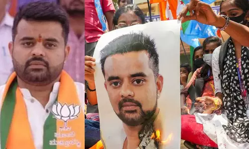 2023ൽ ബി.ജെ.പി നേതാവിന് പെൻഡ്രൈവ് നൽകി; മറ്റാര്‍ക്കും കൈമാറിയിട്ടില്ല-പ്രജ്വല്‍ സെക്‌സ് ടേപ്പ് വിവാദത്തിൽ കൂടുതല്‍ കുരുക്കുമായി വെളിപ്പെടുത്തൽ