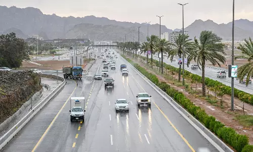 സൗദിയുടെ വിവിധ ഭാഗങ്ങളിൽ ശക്തമായ മഴ തുടരുന്നു സൗദിയുടെ വിവിധ ഭാഗങ്ങളിൽ ശക്തമായ മഴ തുടരുന്നു