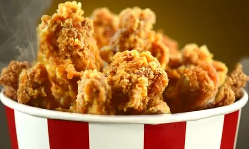 fried chicken,Florida , Florida man was arrested,throwing fried chicken,fried chicken,world news,ഫ്ളോറിഡ,ഫ്രൈഡ് ചിക്കന്‍