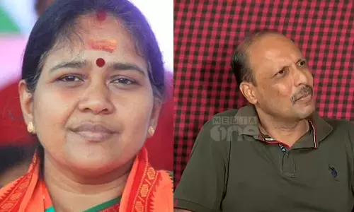 shobha surendran,TG nandakumar,ശോഭാ സുരേന്ദ്രന്,ടി.ജി നന്ദകുമാര്,ദല്ലാള് നന്ദകുമാര്,അപകീര്ത്തികരമായ പരാമര്ശം,ടി.ജി നന്ദകുമാറിന് പൊലീസ് നോട്ടീസ് shobha surendran,TG nandakumar,ശോഭാ സുരേന്ദ്രന്,ടി.ജി നന്ദകുമാര്,ദല്ലാള് നന്ദകുമാര്,അപകീര്ത്തികരമായ പരാമര്ശം,ടി.ജി നന്ദകുമാറിന് പൊലീസ് നോട്ടീസ്