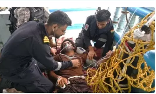 Indian Navy renders medical aid to Pakistani worker on board Iranian fishing vessel,ins sumedha,latest news