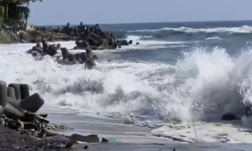kallakkadal phenomenon , Orange alert ,Kerala coast,Surge Swell,Swell surge, ‘Orange’ alert,കാലാവസ്ഥ,കള്ളക്കടല്‍ പ്രതിഭാഗം,