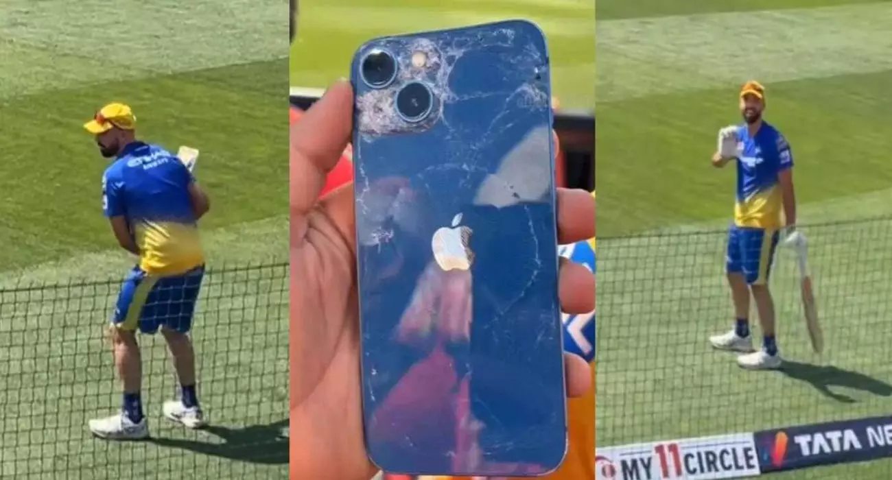 പൊട്ടിയ ഐഫോണിന് പകരം മിച്ചലിന്റെ സമ്മാനം; അത്ഭുതപ്പെട്ട് ആരാധകൻ-വീഡിയോ പൊട്ടിയ ഐഫോണിന് പകരം മിച്ചലിന്റെ സമ്മാനം; അത്ഭുതപ്പെട്ട് ആരാധകൻ-വീഡിയോ