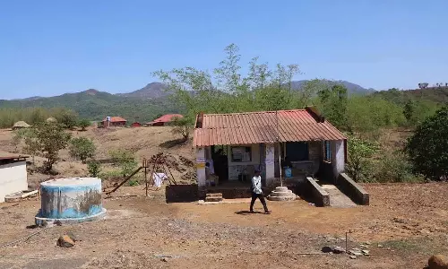 ആദ്യമായി ലഭിച്ച പോളിങ് കേന്ദ്രത്തിൽ വോട്ടുചെയ്ത് മുഴുവൻ ഗ്രാമവാസികളും ആദ്യമായി ലഭിച്ച പോളിങ് കേന്ദ്രത്തിൽ വോട്ടുചെയ്ത് മുഴുവൻ ഗ്രാമവാസികളും